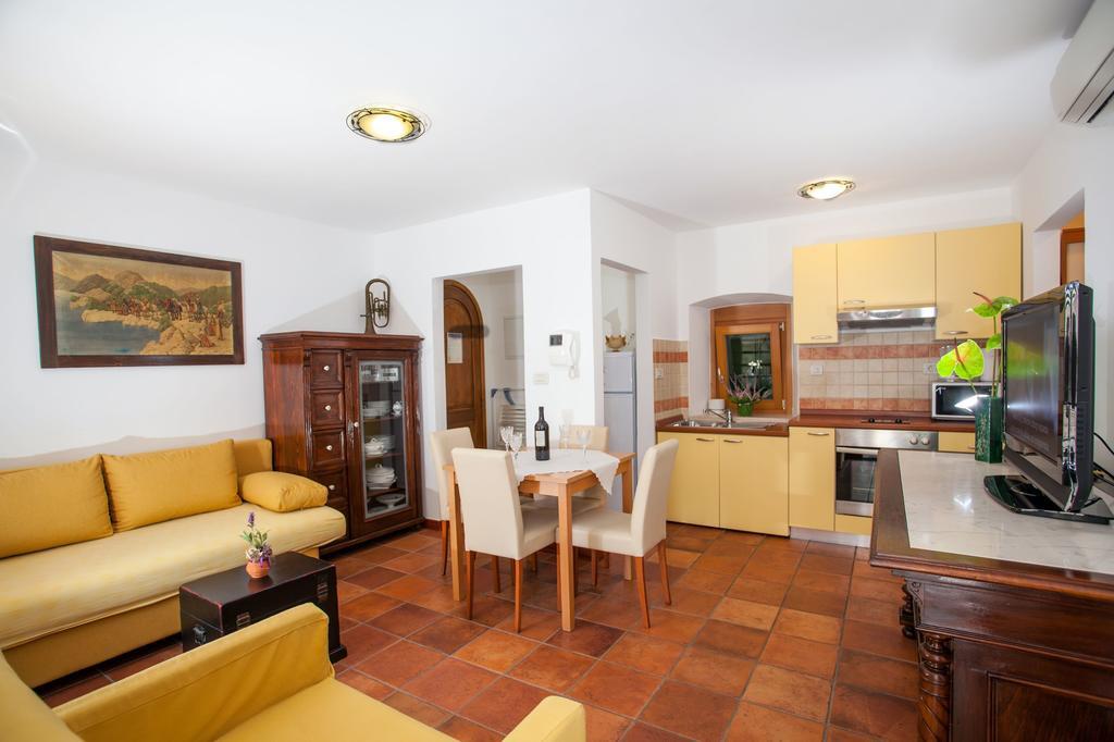 Apartments Linda Makarska Room photo